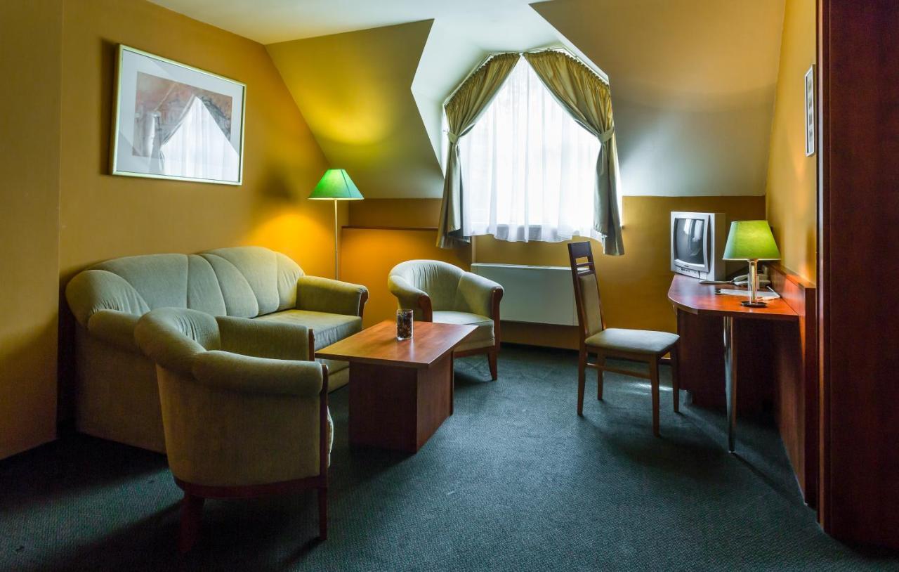 Hotel Gottwald تاتا المظهر الخارجي الصورة